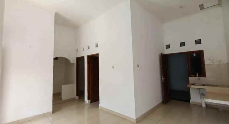 dijual rumah mantrijeron