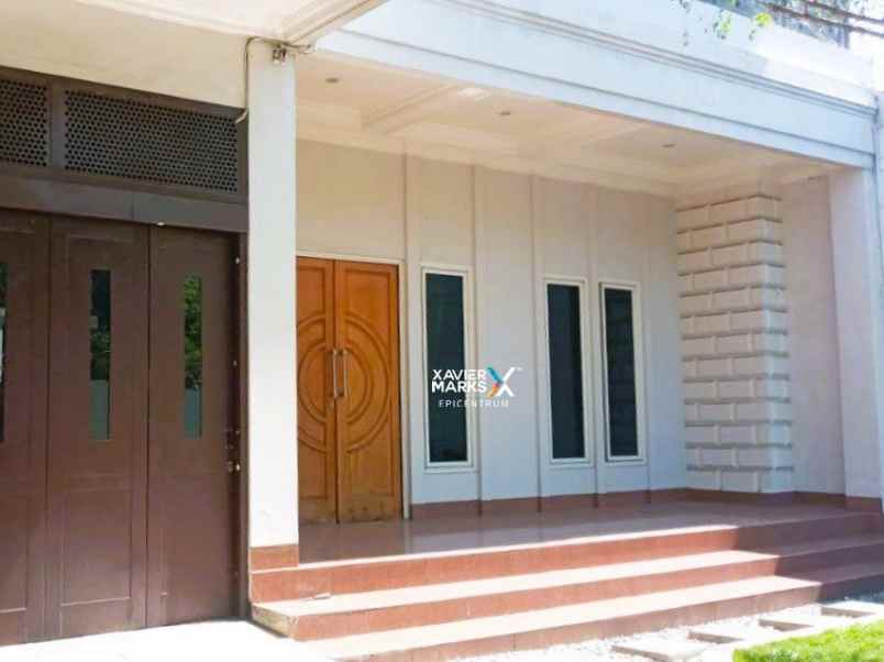 dijual rumah manyar rejo