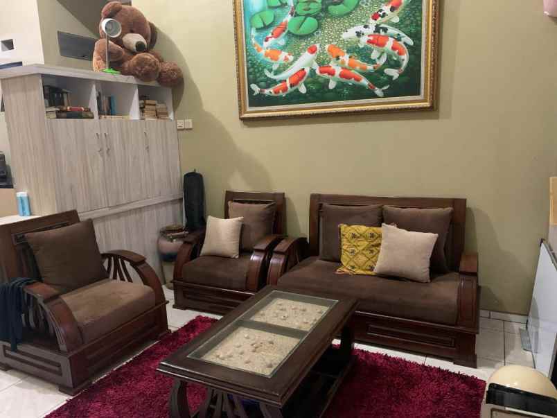 dijual rumah margacinta