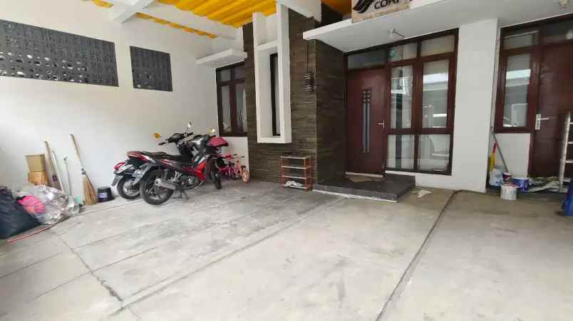 dijual rumah margahayu raya