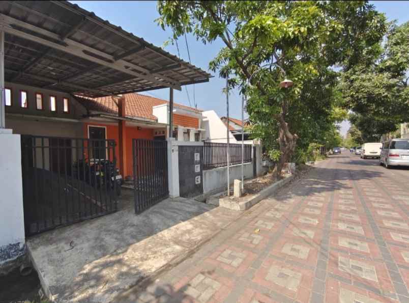 dijual rumah medokan