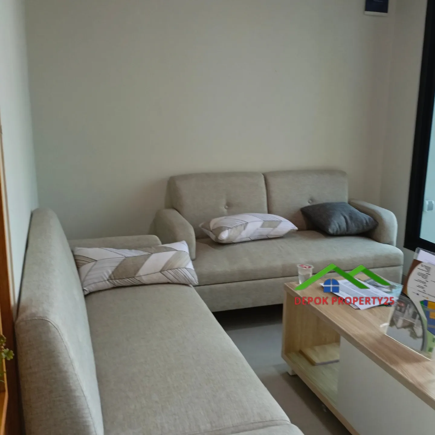 dijual rumah menzanine murah dekat stasiun depok