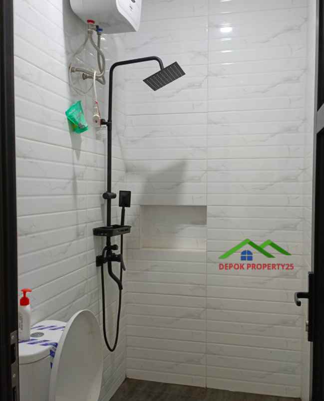 dijual rumah menzanine murah dekat stasiun depok