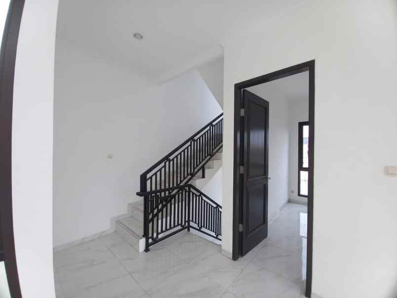 dijual rumah meruya jakarta barat