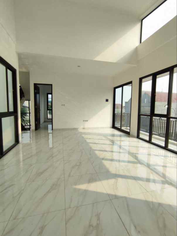 dijual rumah meruya jakarta barat