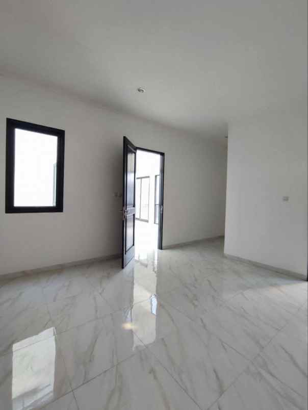 dijual rumah meruya jakarta barat