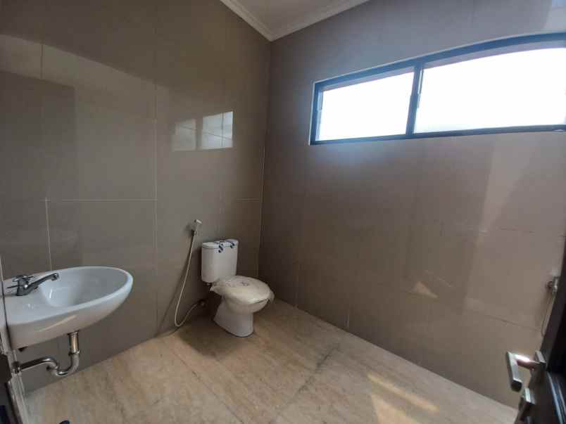 dijual rumah meruya jakarta barat