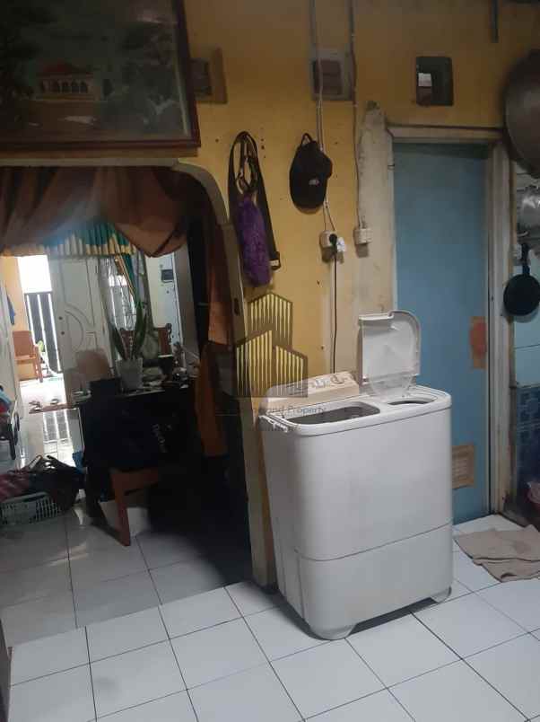 dijual rumah meteseh