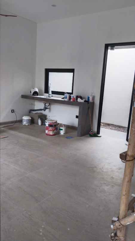 dijual rumah mewa slv87 di setra duta