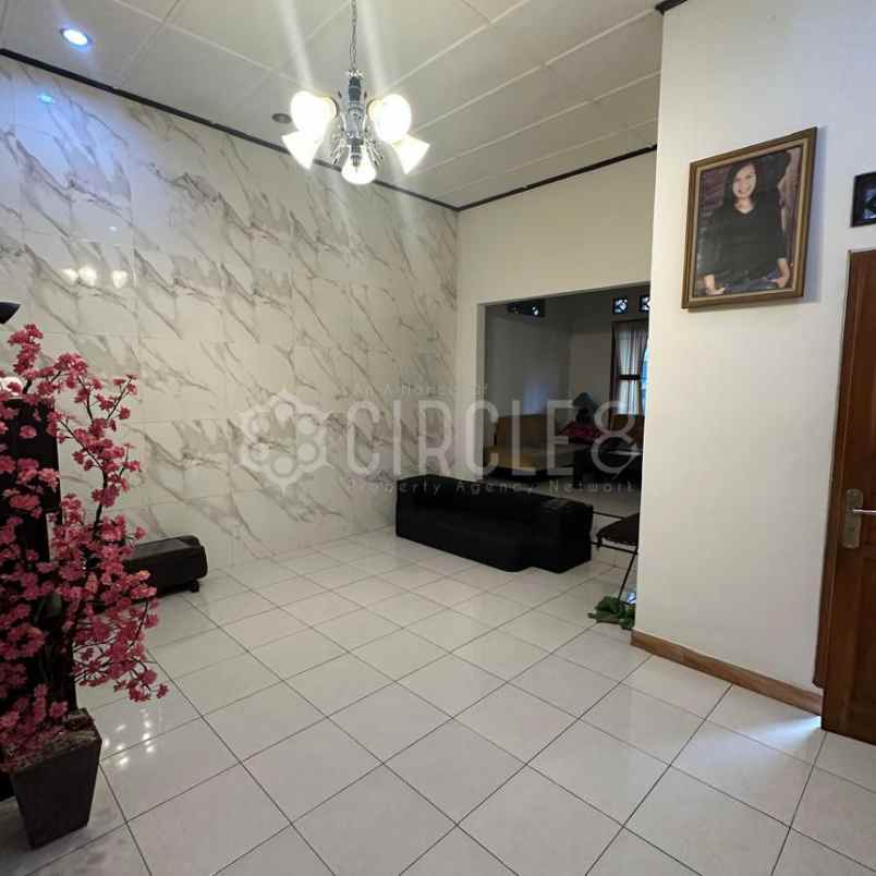 dijual rumah mewah full furnish di arcamanik bandung