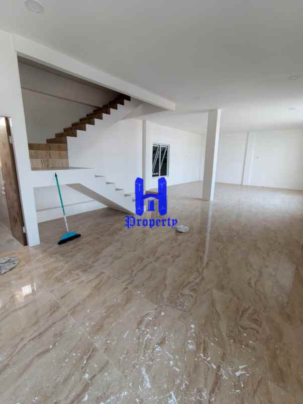 dijual rumah mmtc warehouse 2 jalan