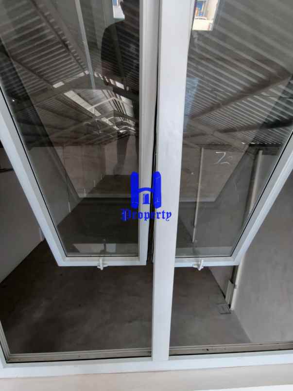dijual rumah mmtc warehouse 2 jalan