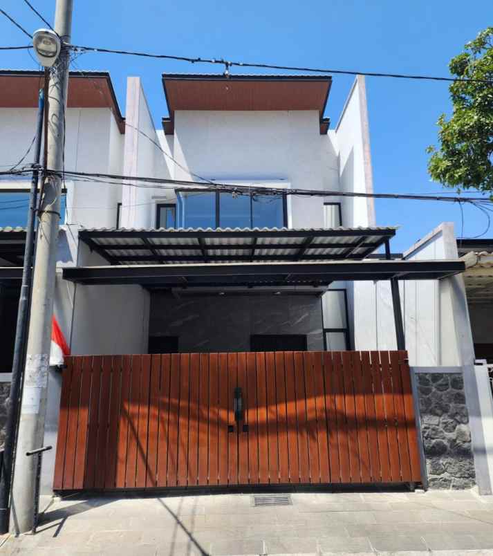 dijual rumah mulyosari utara
