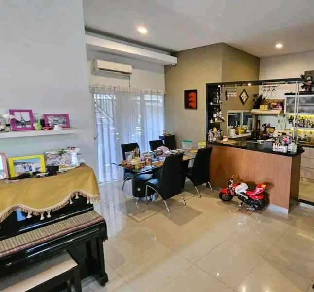 dijual rumah ngesrep