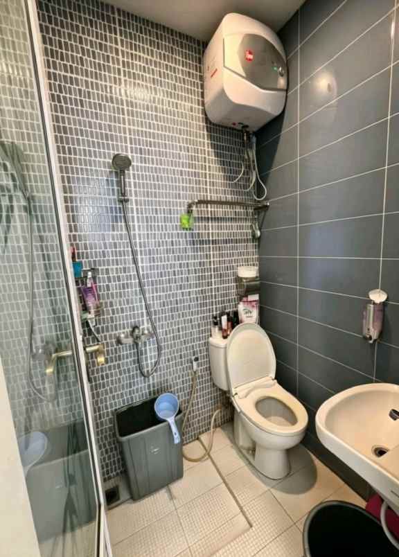 dijual rumah ngesrep