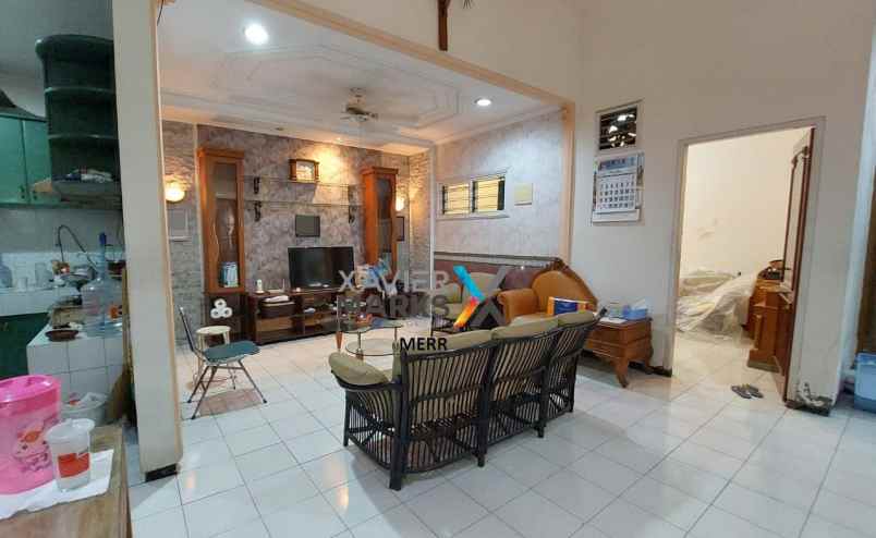 dijual rumah nginden intan barat