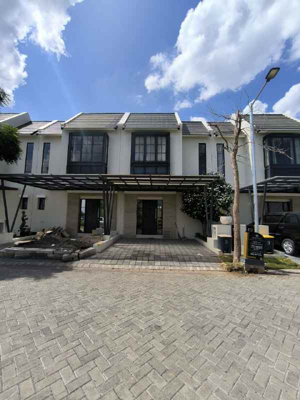 dijual rumah opra city