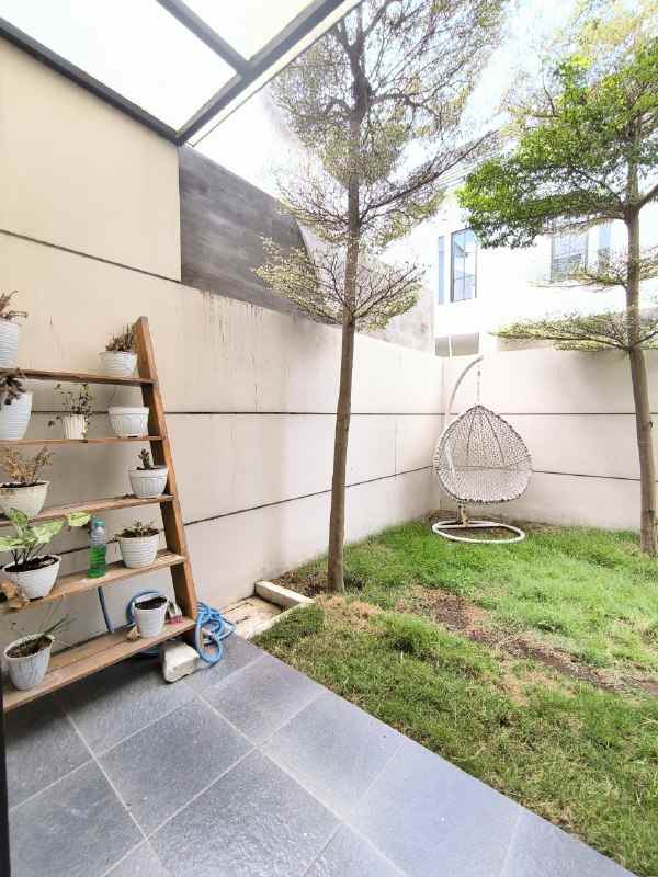 dijual rumah opra city