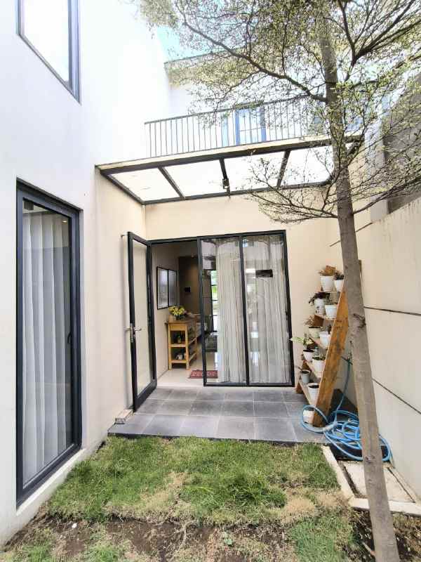 dijual rumah opra city