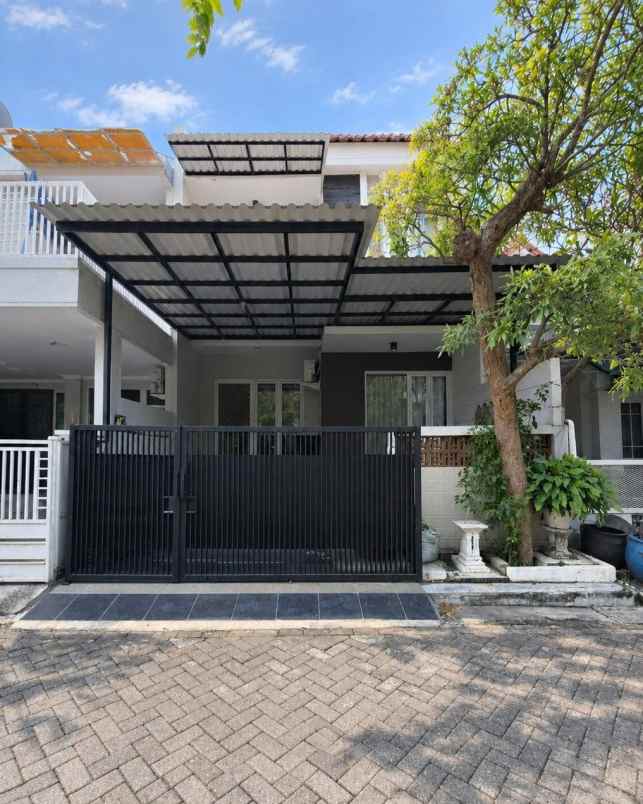 dijual rumah pakuwon city