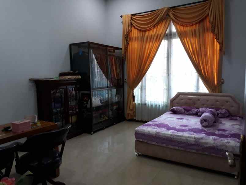dijual rumah palebon