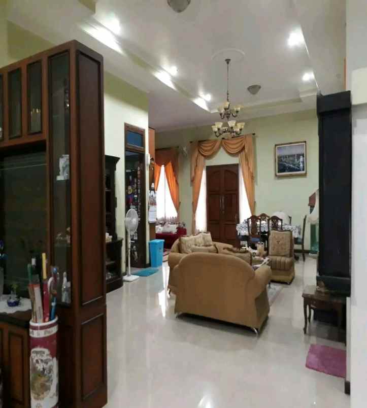 dijual rumah palebon