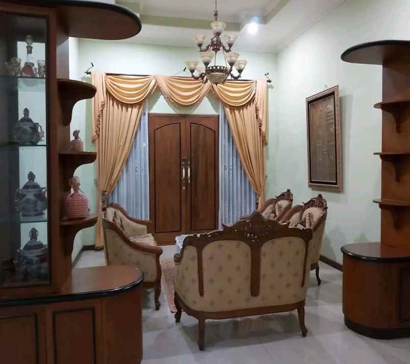 dijual rumah palebon