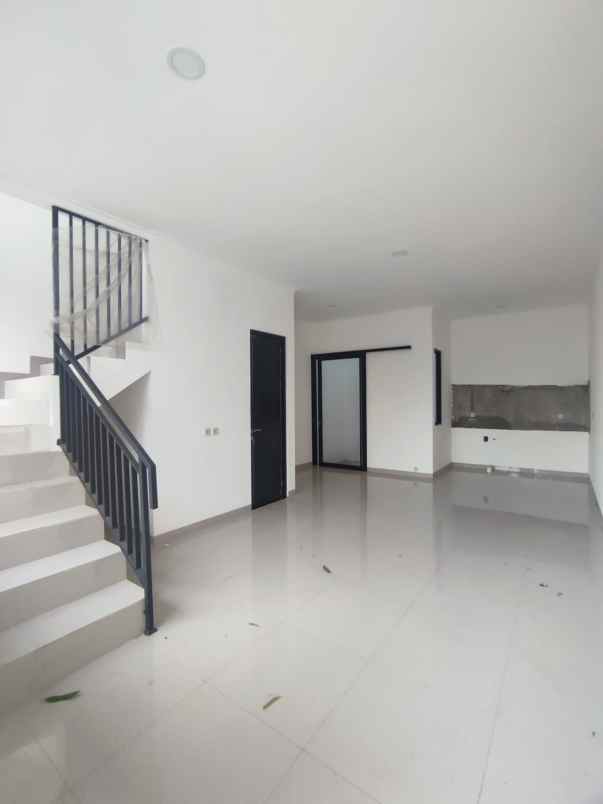 dijual rumah pangkalan jati