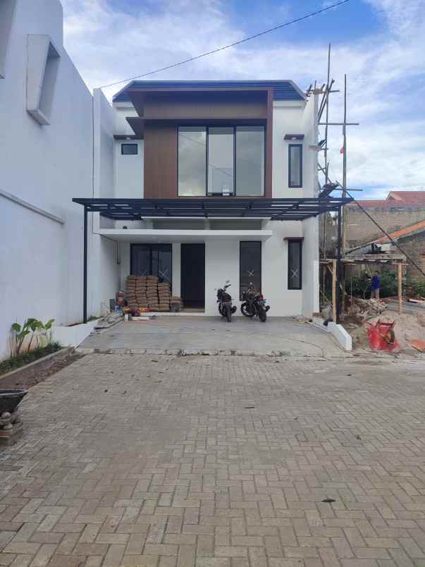 dijual rumah pangkalan jati