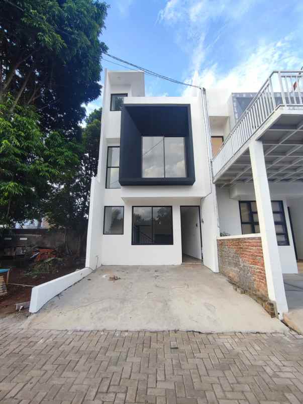 dijual rumah pangkalan jati