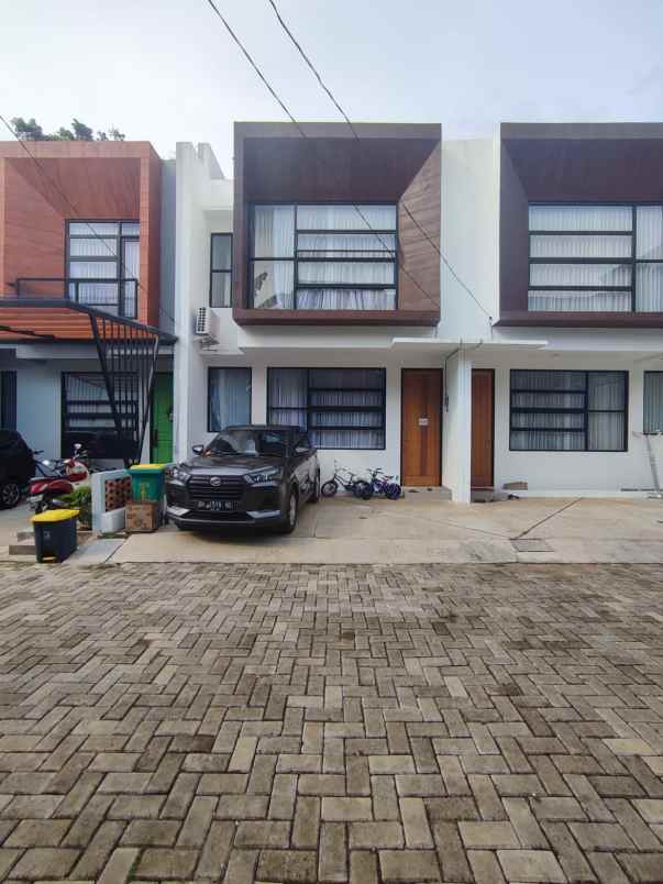 dijual rumah pangkalan jati