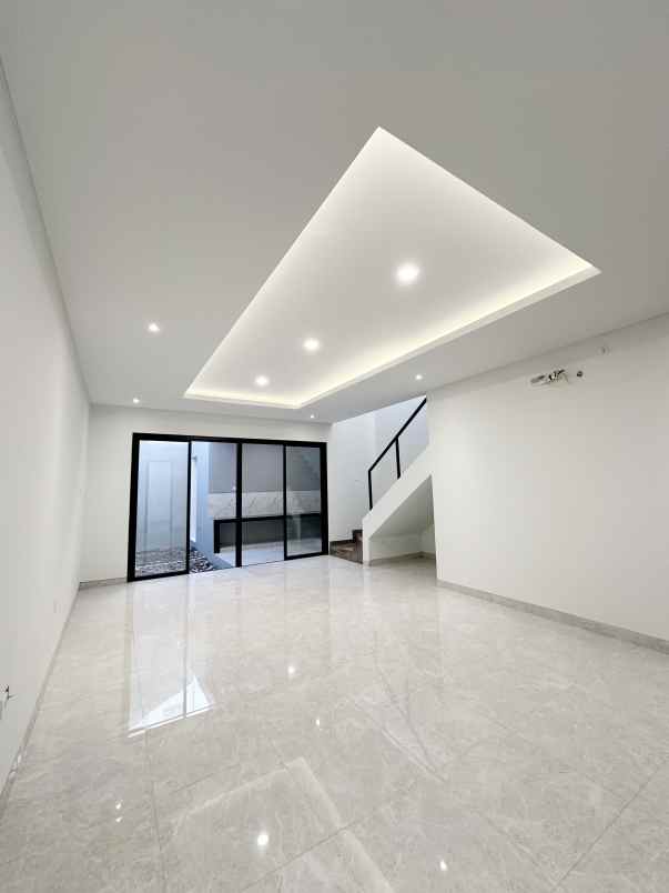 dijual rumah panjang jiwo