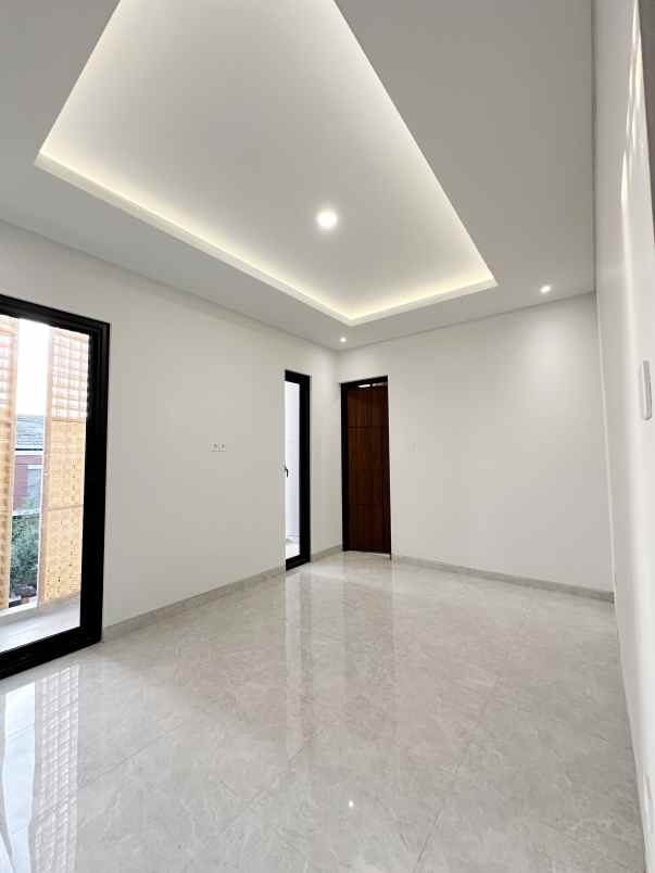 dijual rumah panjang jiwo