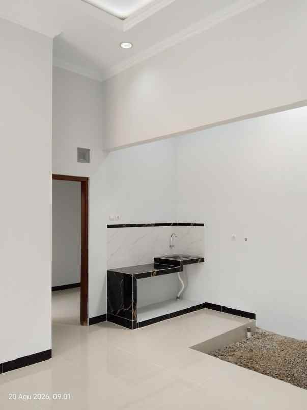 dijual rumah pasar potorono