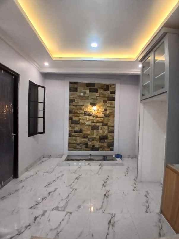 dijual rumah pejaten timur pasar minggu