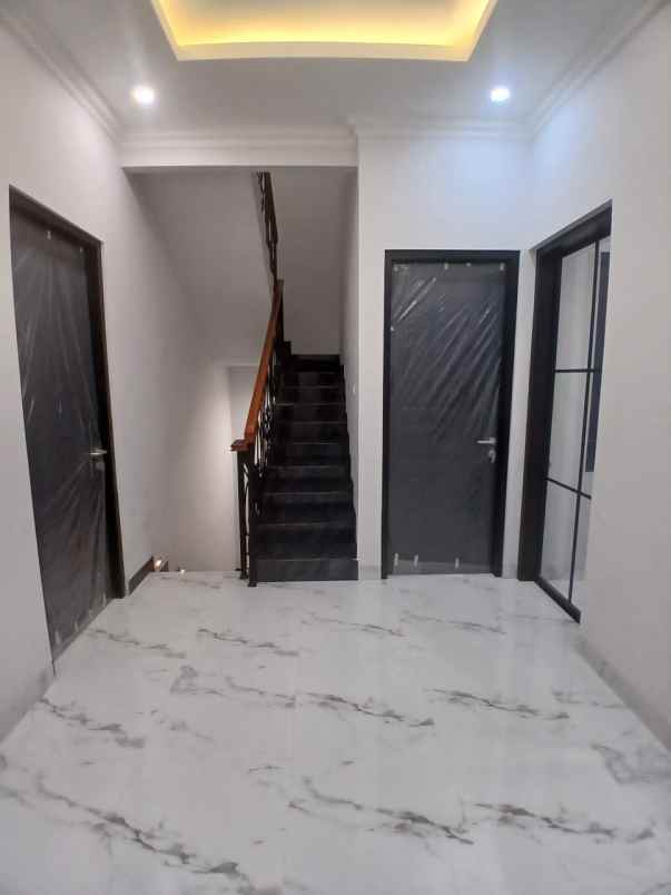 dijual rumah pejaten timur pasar minggu