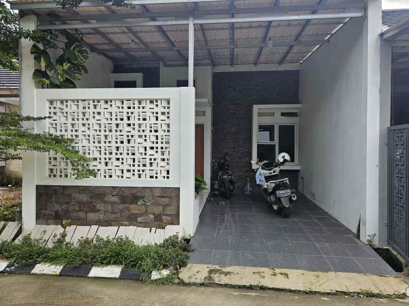 dijual rumah perum benteng mutiara mas