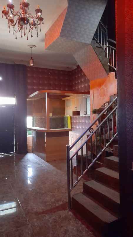 dijual rumah perum bumi indah persada