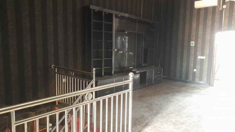 dijual rumah perum bumi indah persada