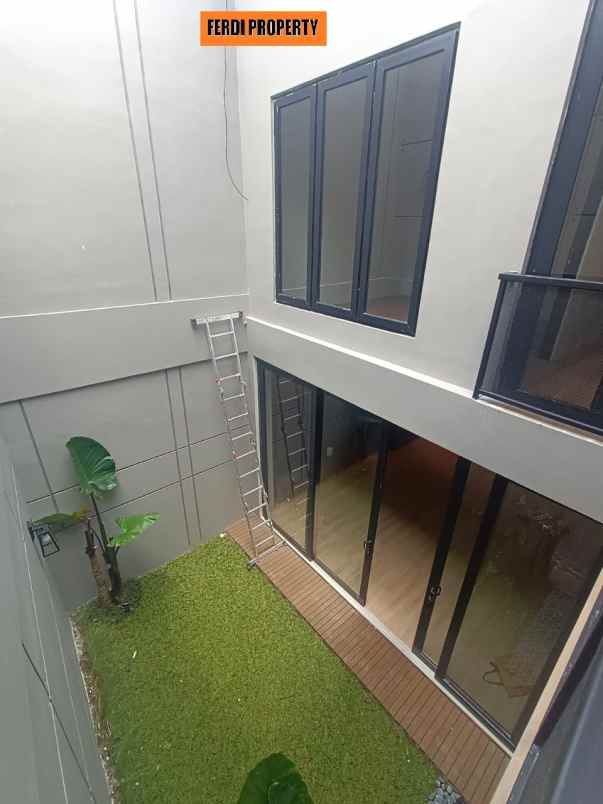 dijual rumah perumahan citra gran cibubur