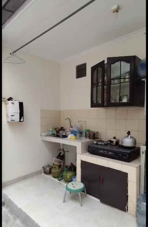 dijual rumah perumahan essence park