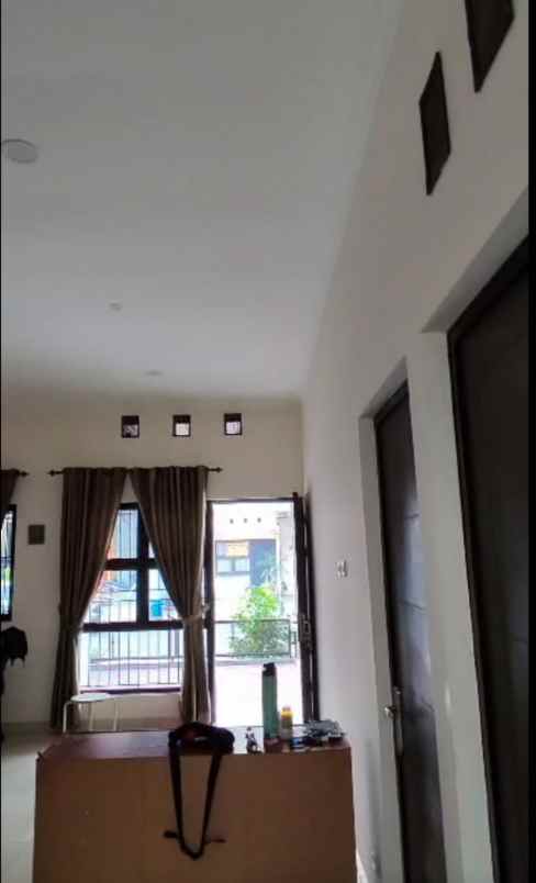 dijual rumah perumahan essence park