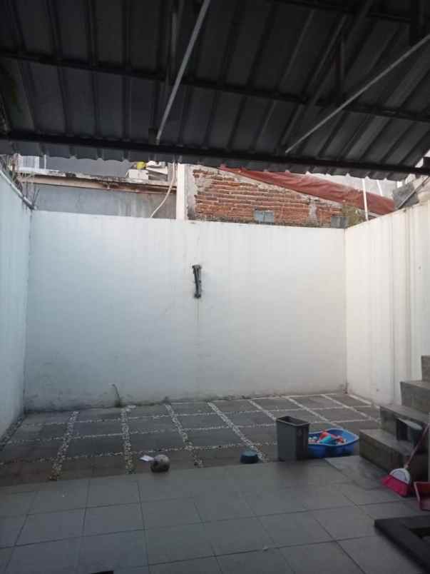 dijual rumah perumahan kiara sari