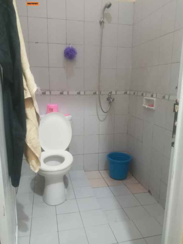 dijual rumah perumahan legenda wisata