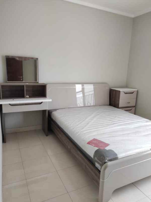 dijual rumah perumahan premier serenity