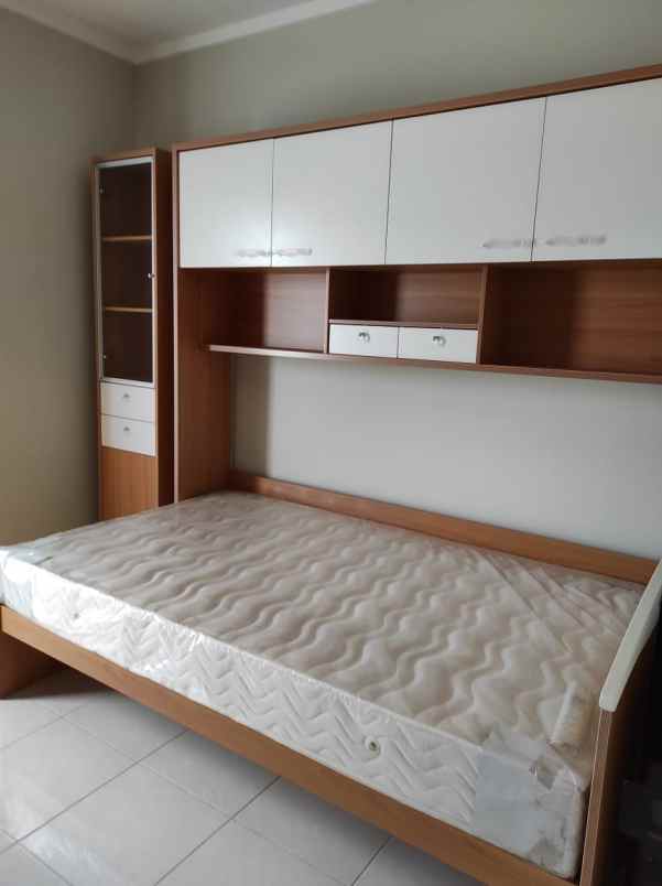 dijual rumah perumahan premier serenity