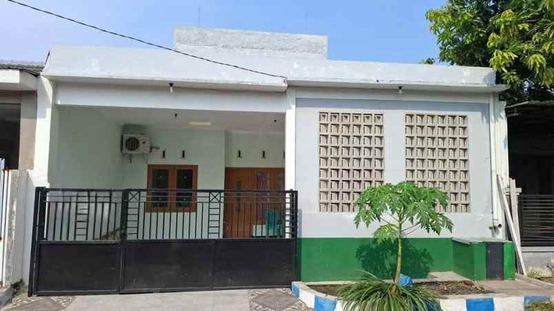 dijual rumah perumahan putri juanda