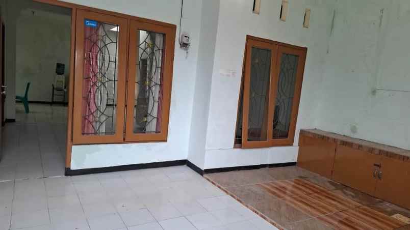 dijual rumah perumahan putri juanda