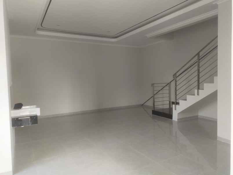 dijual rumah perumahan sutorejo prima