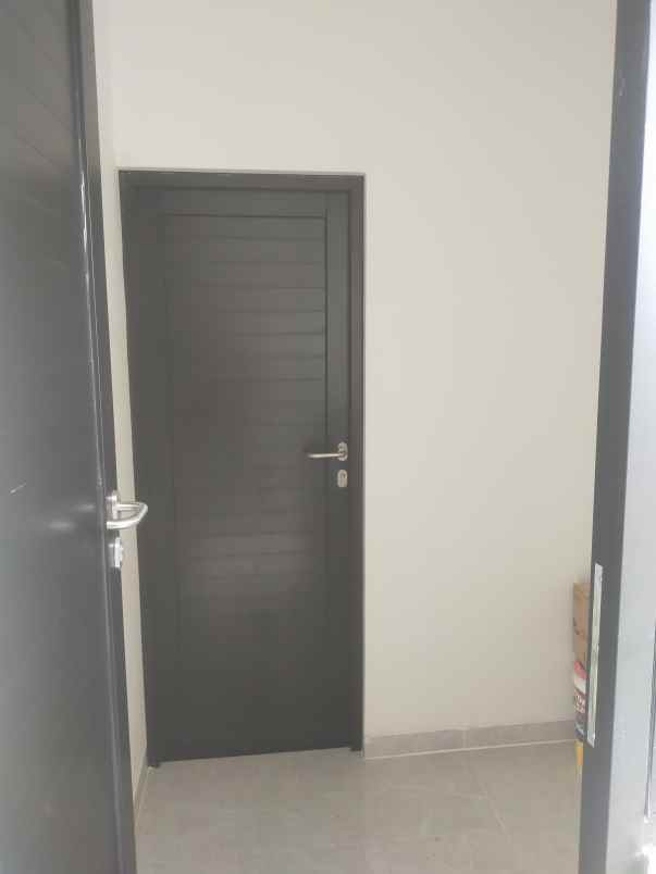 dijual rumah perumahan sutorejo prima